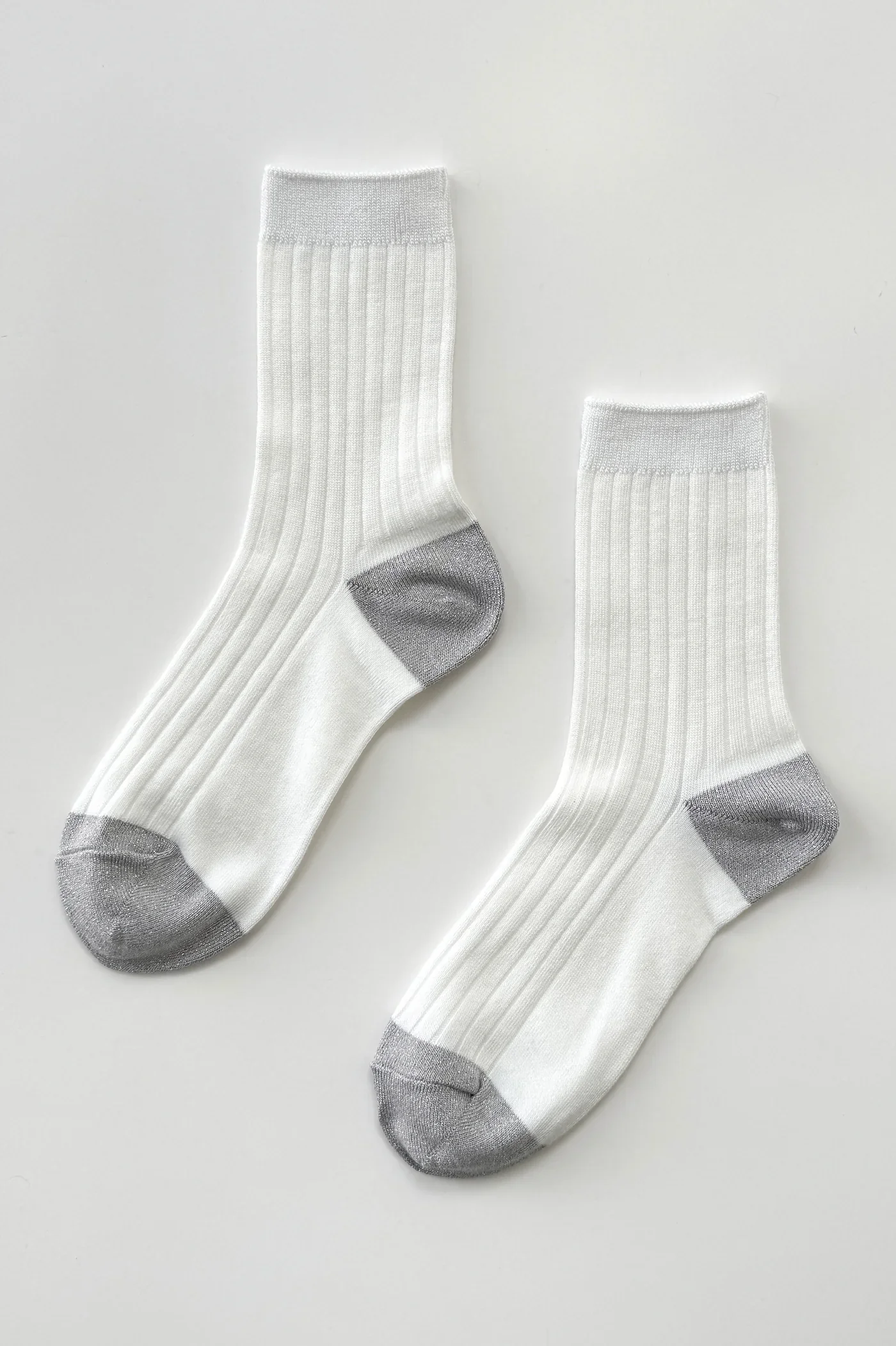 Her Glow Socks in White/Silver