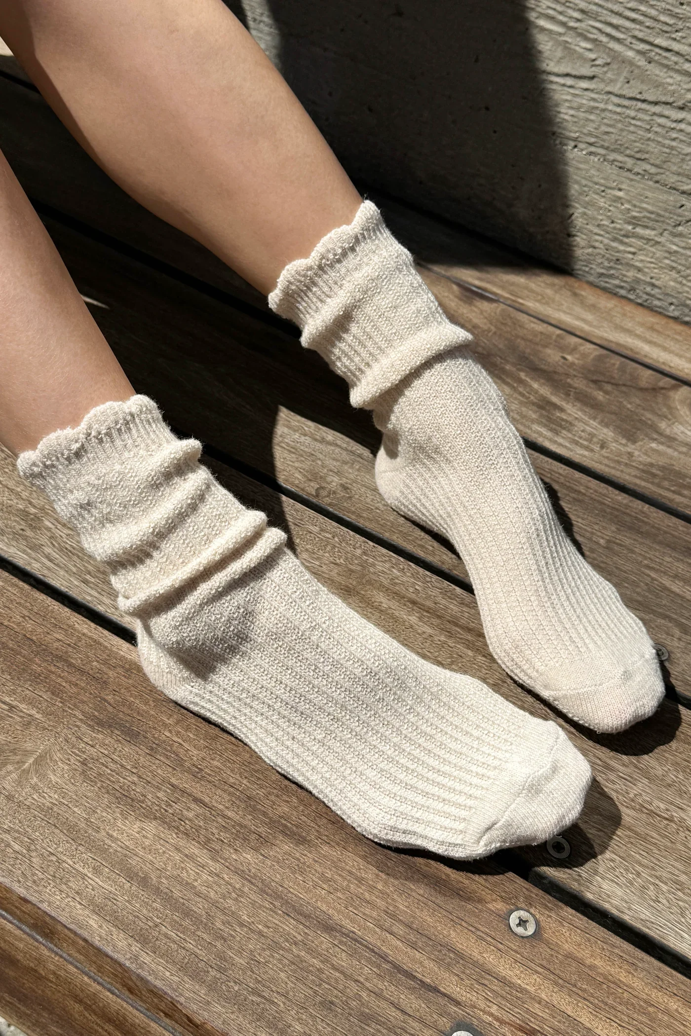 Linen Scallop Socks in Naturel - Image 2