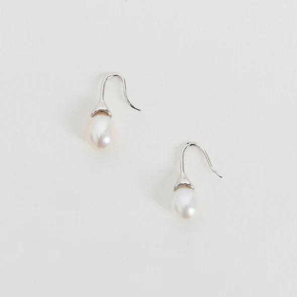 Odette Earrings in Pearl/Silver - Image 2